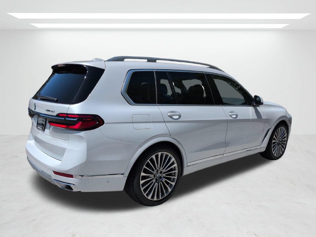 New 2027 BMW X7 xDrive40i w/ Premium Package AWD/4WD image 4