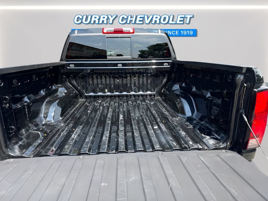 Used 2023 Chevrolet Colorado Z71 AWD/4WD image 12