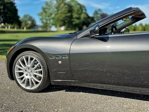 Used 2010 Maserati GranTurismo Convertible RWD image 45