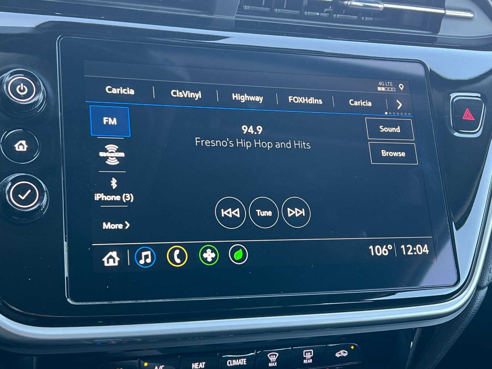 Used 2023 Chevrolet Bolt EUV LT w/ Convenience Package FWD image 18