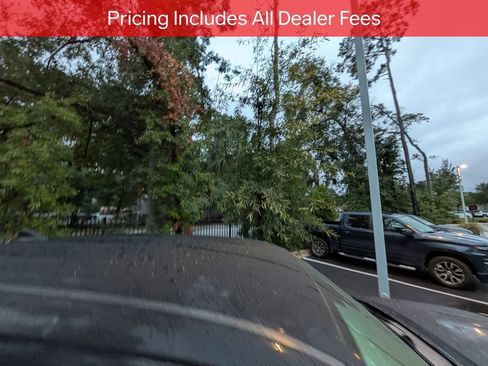 Used 2018 Toyota Tacoma SR5 RWD image 10