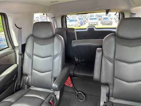 Used 2019 Cadillac Escalade Luxury image 14