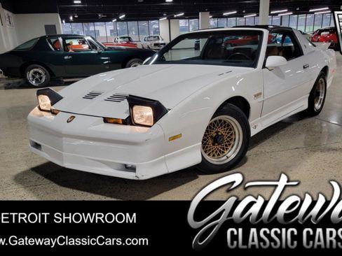 Used 1989 Pontiac Firebird Trans Am image 1