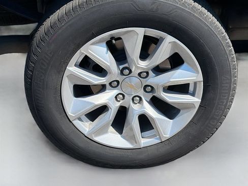 Used 2024 Chevrolet Silverado 1500 Custom RWD image 9
