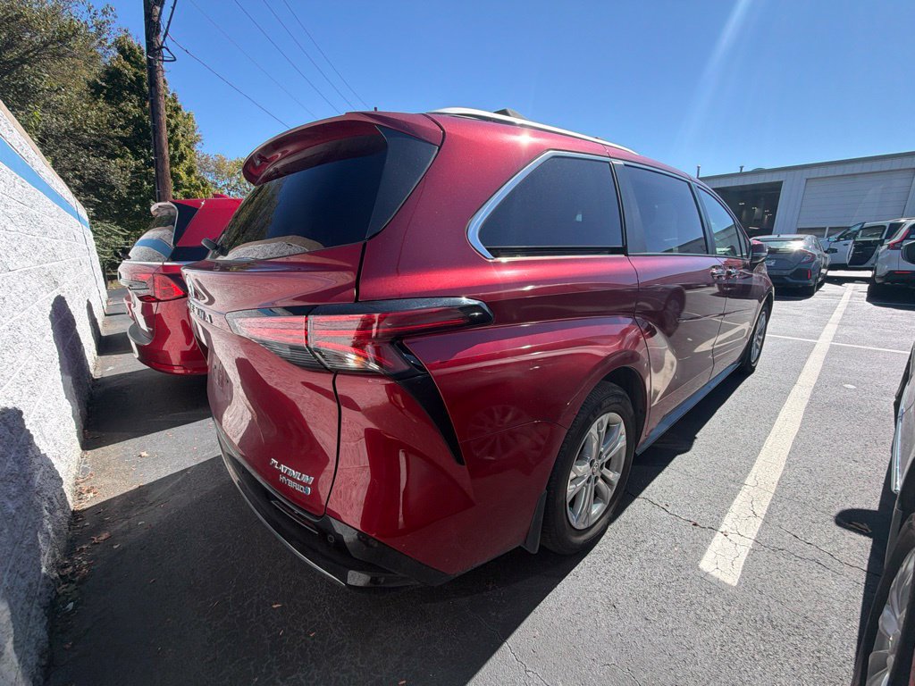 Used 2021 Toyota Sienna Platinum AWD/4WD image 3