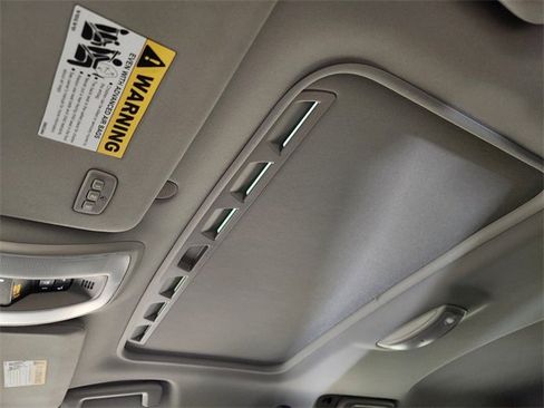 Used 2018 Volvo V60 T5 Dynamic w/ Vision Package image 26