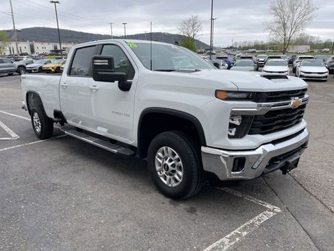 Used 2025 Chevrolet Silverado 2500 LT w/ Convenience Package AWD/4WD image 6