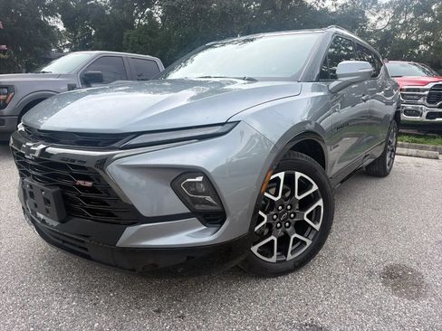 Used 2025 Chevrolet Blazer RS FWD image 2