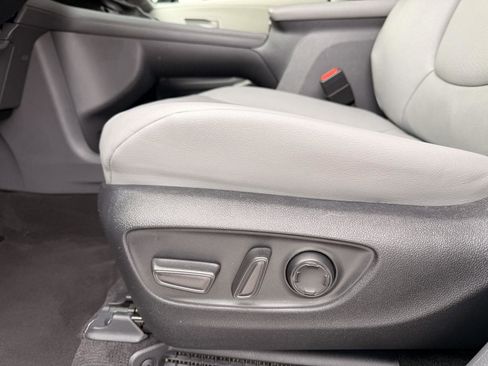 Used 2024 Toyota Sienna XLE image 16