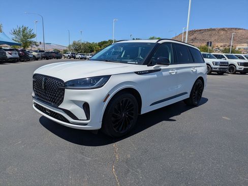 Used 2025 Lincoln Aviator Reserve w/ Luxury Package RWD image 7
