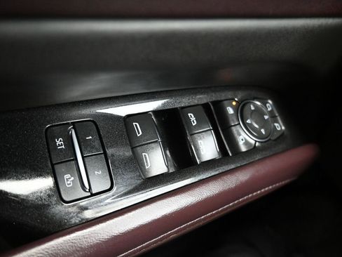 Used 2023 Cadillac Escalade ESV Sport Platinum w/ LPO, ONYX Package image 30