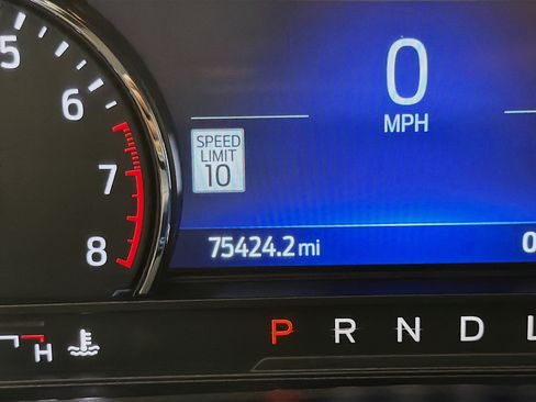 Used 2022 Ford Explorer XLT w/ Equipment Group 202A RWD image 8