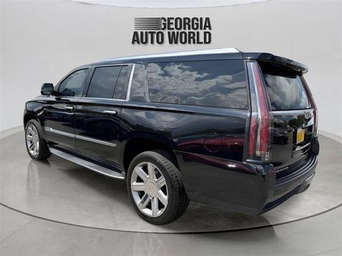 Used 2019 Cadillac Escalade ESV Luxury RWD image 13