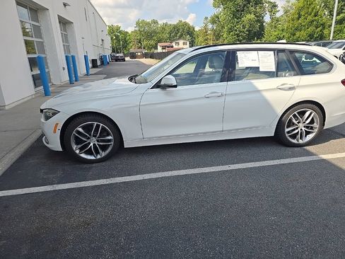 Used 2018 BMW 328d xDrive Wagon AWD/4WD image 4