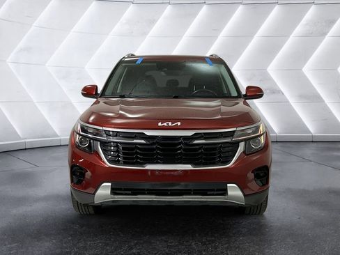 Used 2024 Kia Seltos EX FWD image 2