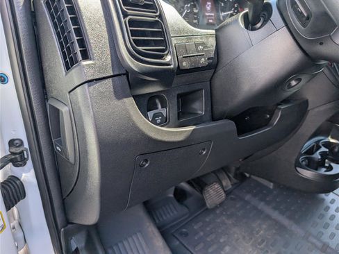 Used 2025 RAM ProMaster 2500 w/ Convenience Group image 17