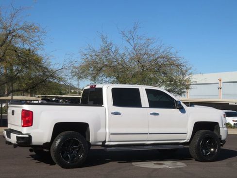 Used 2017 Chevrolet Silverado 1500 LTZ Z71 w/ LTZ Plus Package AWD/4WD image 6