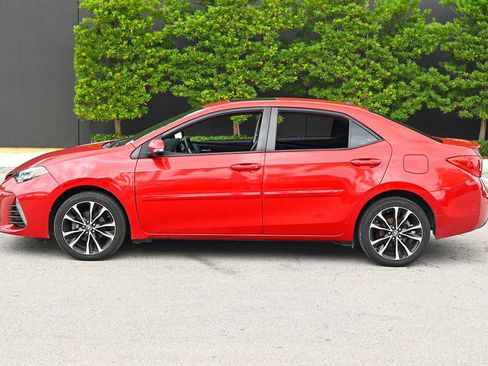 Used 2018 Toyota Corolla XSE FWD image 4