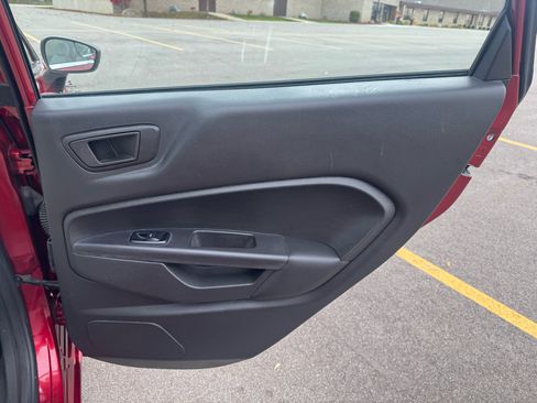 Used 2013 Ford Fiesta Titanium image 24