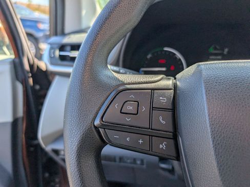 Used 2022 Toyota Sienna LE FWD image 12
