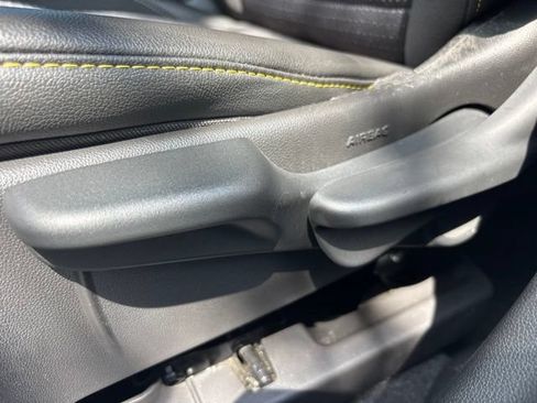 Used 2025 Chevrolet Trax LT FWD image 6