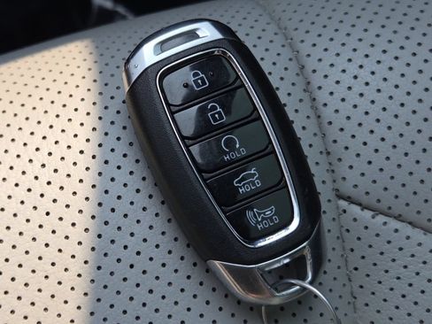 Used 2022 Hyundai Elantra Limited w/ Cargo Package FWD image 38