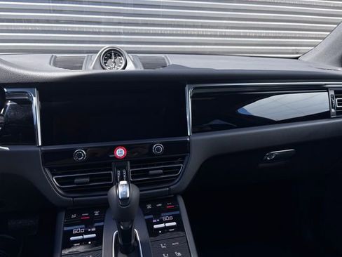 New 2026 Porsche Macan image 20
