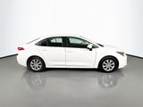 Used 2022 Toyota Corolla LE image 4