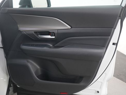 Used 2024 Toyota Grand Highlander XLE image 13