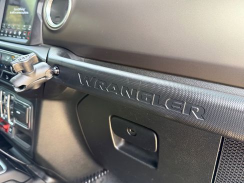 Used 2018 Jeep Wrangler Unlimited Rubicon image 47