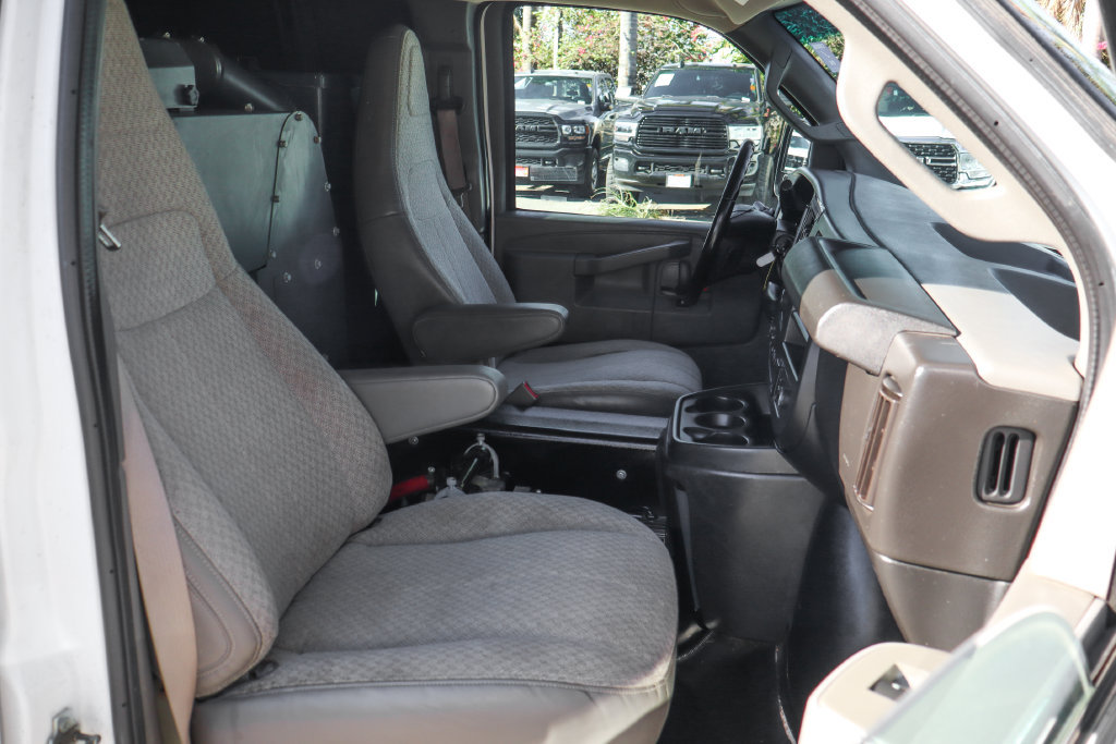 Used 2020 Chevrolet Express 3500 Extended w/ Driver Convenience Package RWD image 35