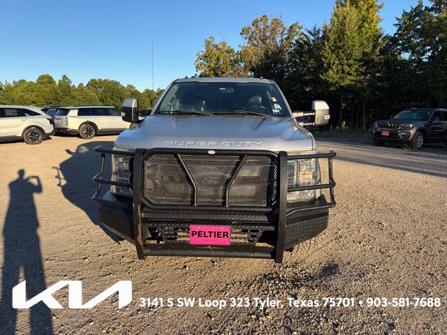 Used 2018 Ford F350 Lariat w/ Lariat Value Package AWD/4WD image 2