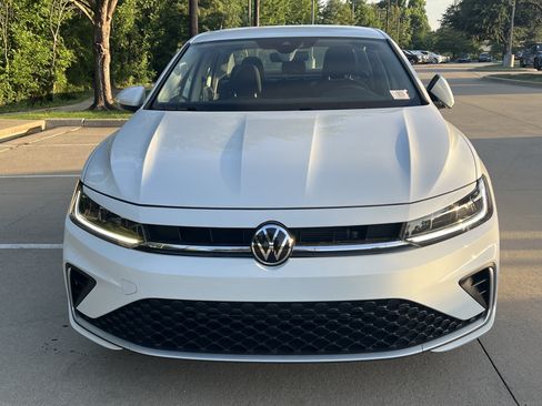 Certified 2025 Volkswagen Jetta S FWD image 3