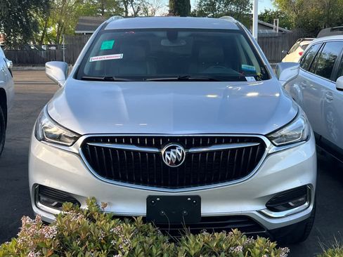 Used 2019 Buick Enclave Essence FWD image 2