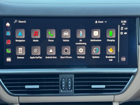 Used 2022 Porsche Cayenne Turbo S image 28