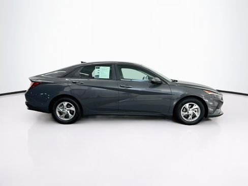 Used 2023 Hyundai Elantra SE w/ Cargo Package FWD image 10