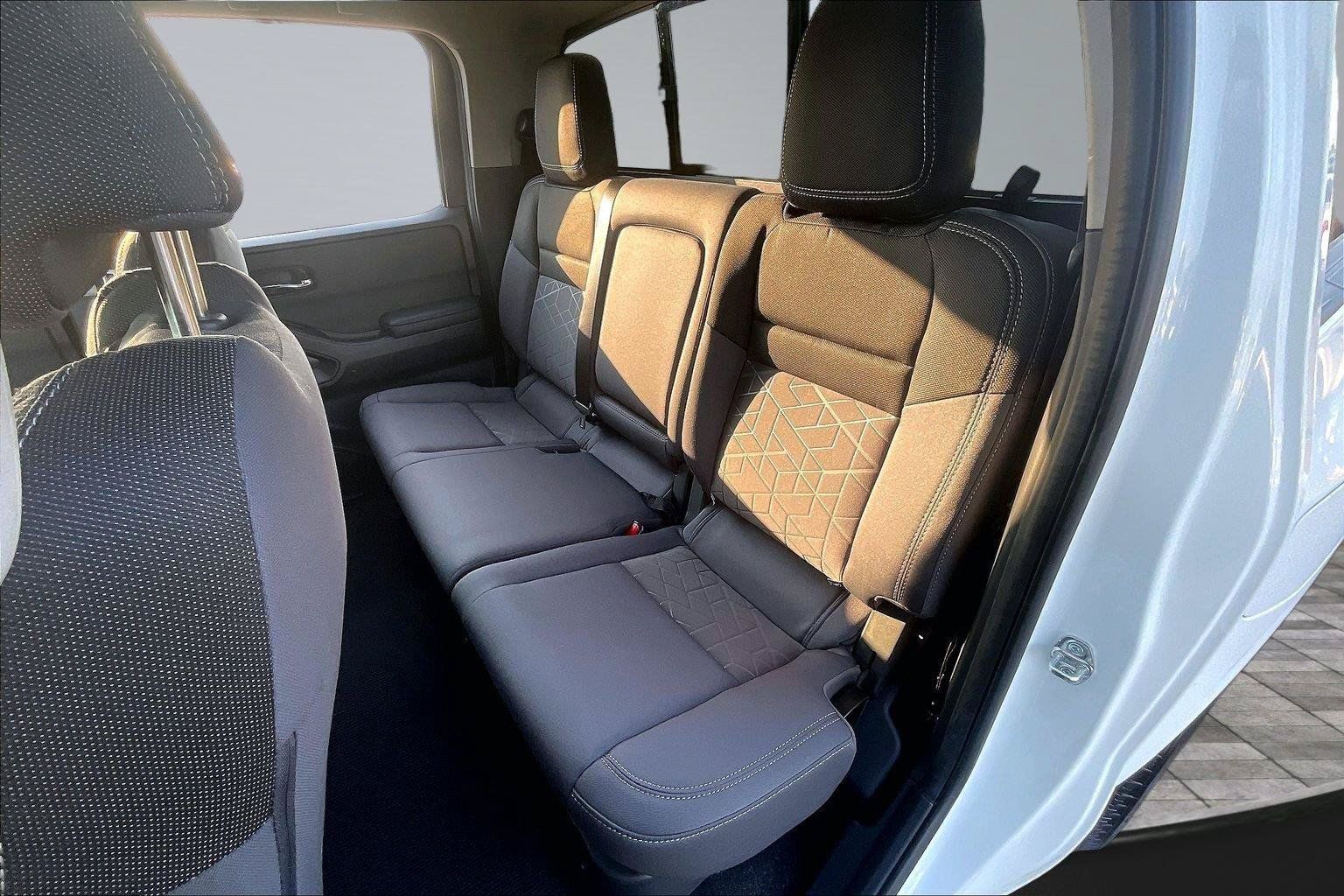 Certified 2025 Nissan Frontier SV RWD image 26