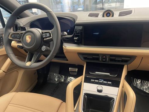 Used 2026 Porsche Cayenne S image 15