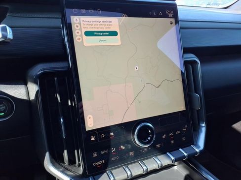 Used 2025 GMC Acadia AT4 w/ Luxury Package image 26