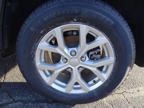 Used 2023 Jeep Grand Cherokee Limited image 41