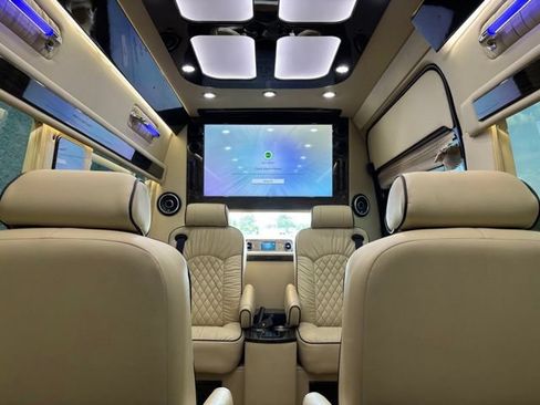 Used 2019 Mercedes-Benz Sprinter 3500 image 3