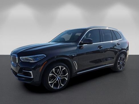 Certified 2023 BMW X5 xDrive45e w/ Executive Package AWD/4WD image 8
