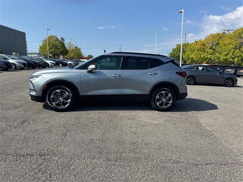 Used 2025 Chevrolet Blazer LT w/ Convenience Package image 7