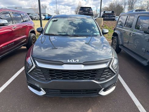 Used 2023 Kia Sportage LX image 5