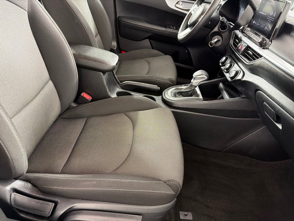 Used 2024 Kia Forte LXS FWD image 21