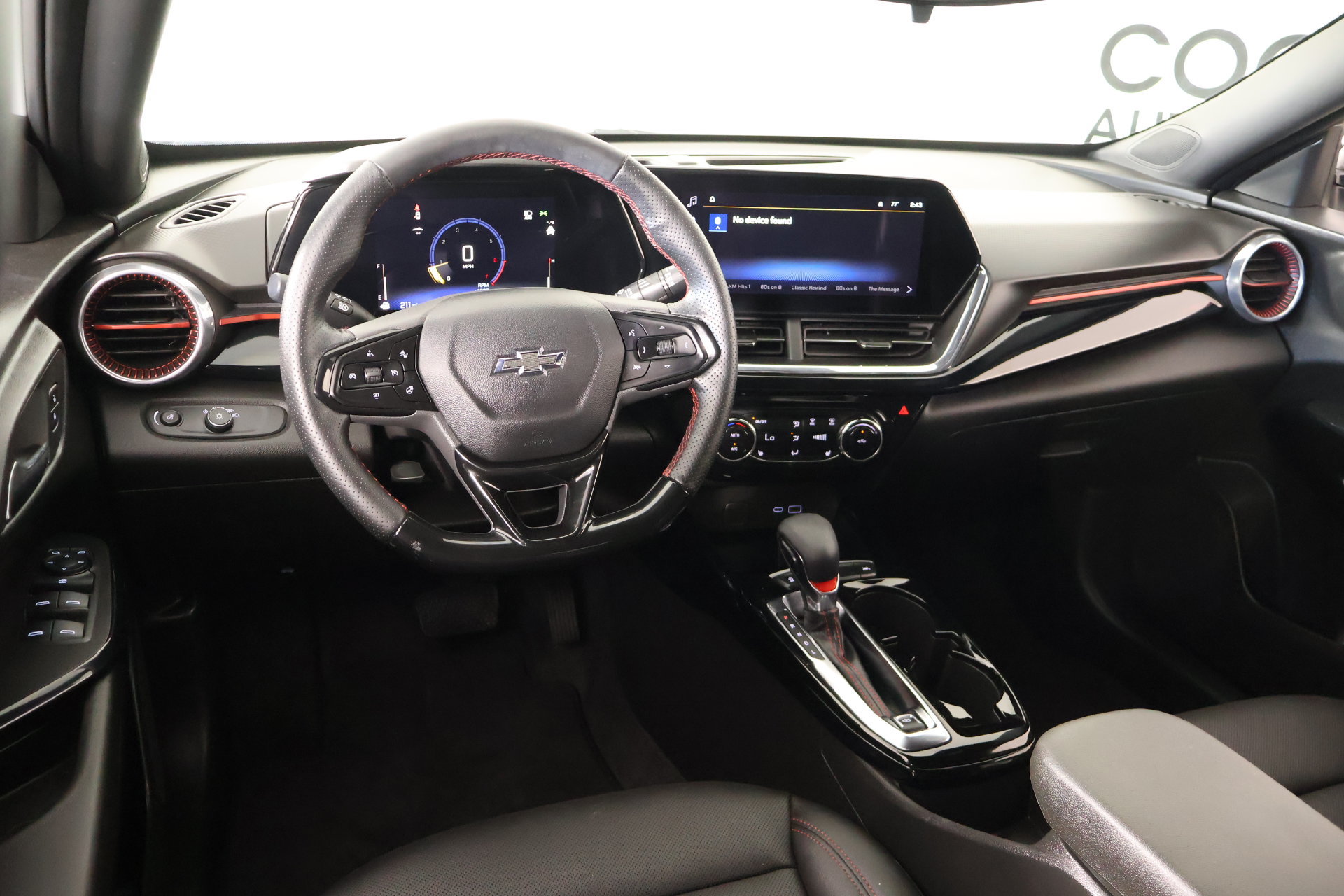 Used 2025 Chevrolet Trax RS w/ Driver Confidence Package FWD image 2