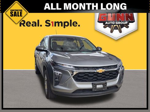 Used 2025 Chevrolet Trax LS w/ LS Convenience Package FWD image 1