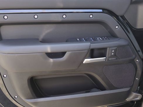 New 2026 Land Rover Defender 110 X-Dynamic SE image 11