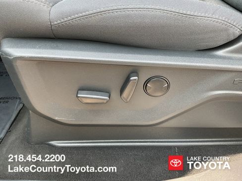 Used 2025 Ford Expedition Active AWD/4WD image 25