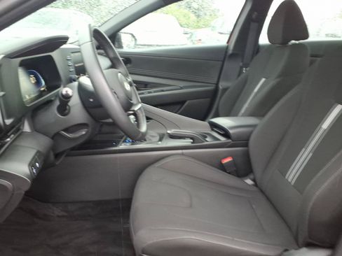 Used 2025 Hyundai Elantra Sport w/ Cargo Package FWD image 21